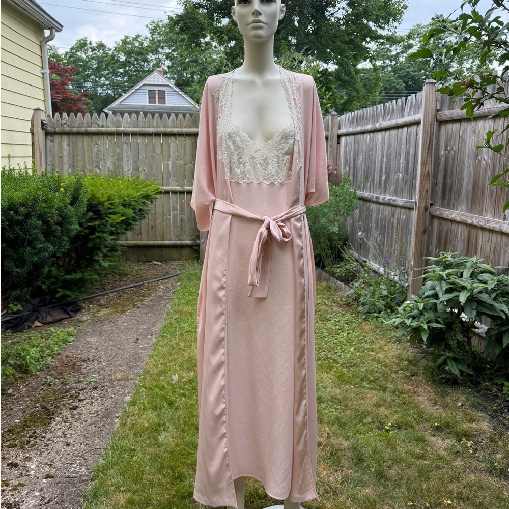 Natori Blush Pink nightgown and robe set